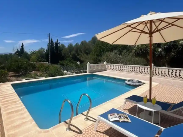 Villa with Two Independent Houses & Pool — Godelleta, Hoya de Buñol