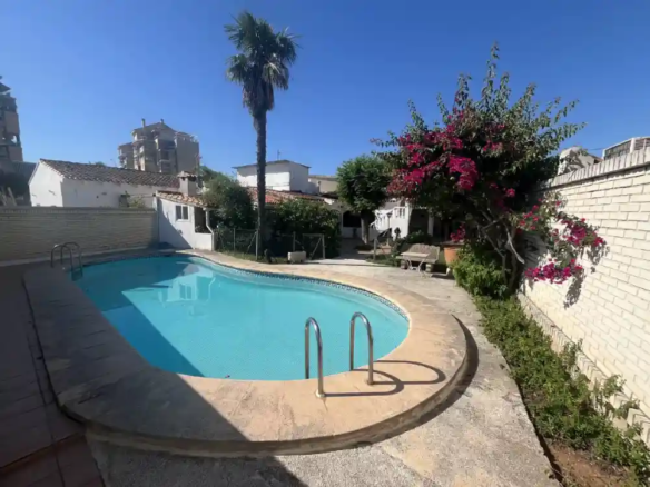 Villa With Five Outdoor Spaces — And A Private Pool — Walking Distance From The Mediterranean